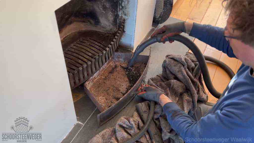 Prijs schoorsteenvegen Waalwijk schouw reinigen Prijs schoorsteenvegen Waalwijk schouw reinigen